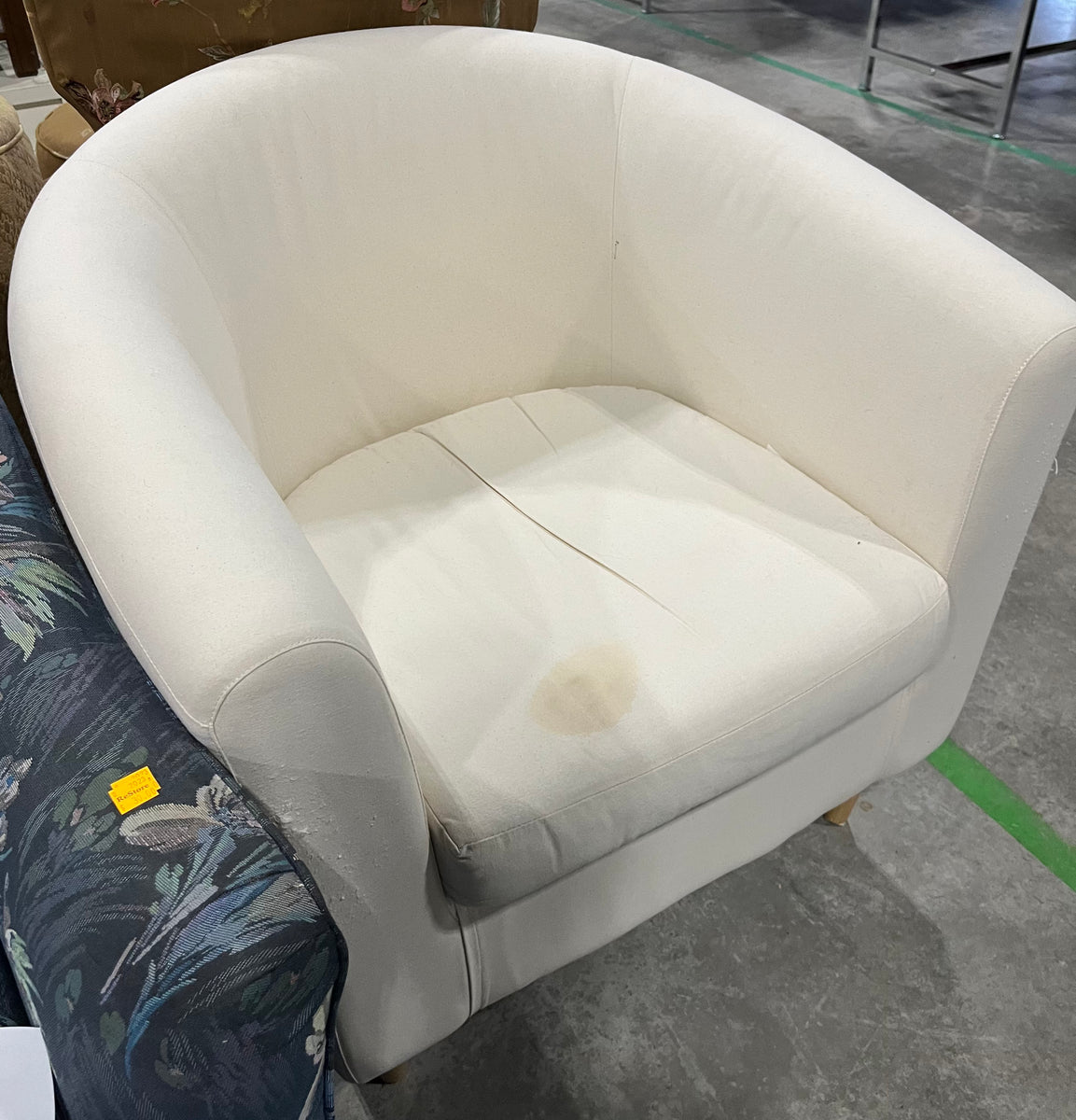 White Tub Chair Habitat for Humanity Greater Ottawa ReStore