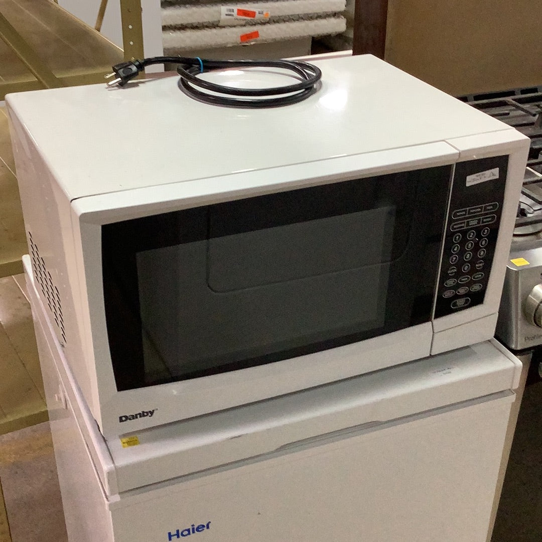 Danby Microwave Habitat for Humanity Greater Ottawa ReStore