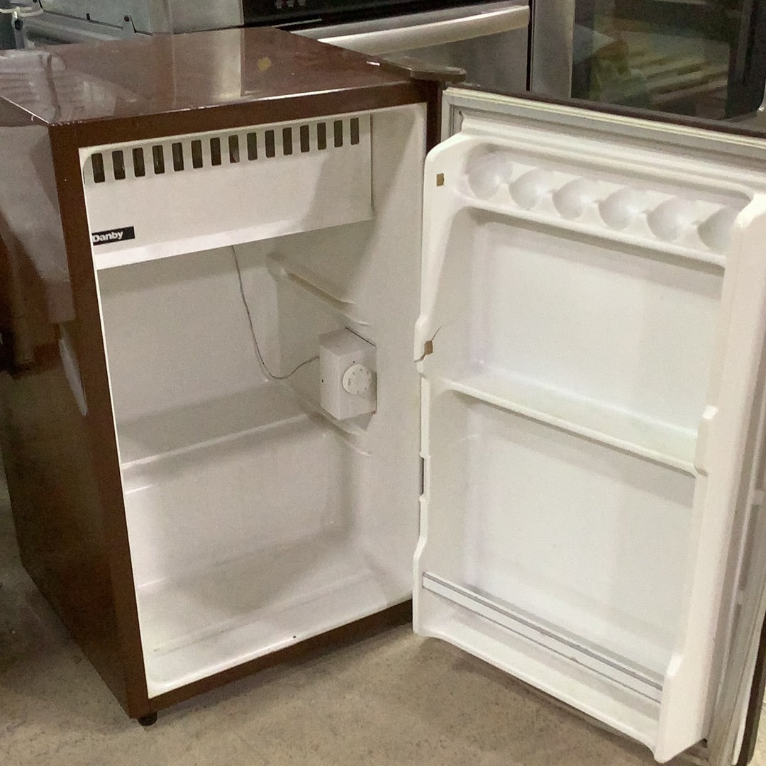 Retro Danby Mini Fridge Habitat for Humanity Greater Ottawa ReStore