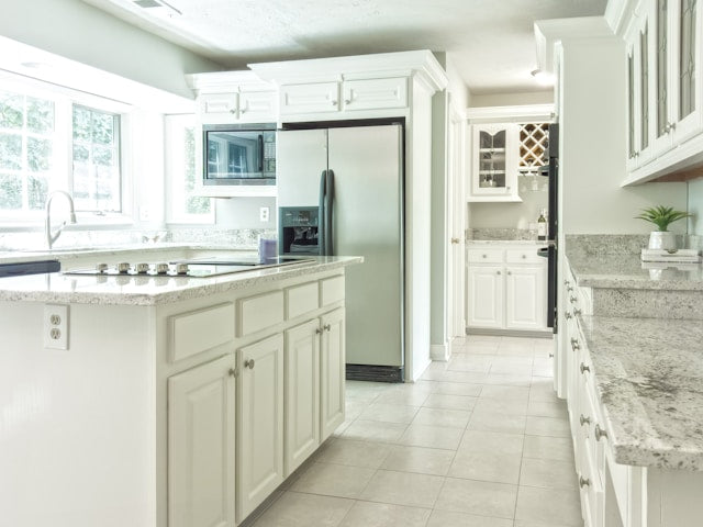 Cabinets & Vanities