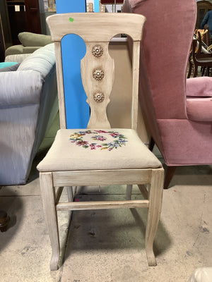 Embroidered Chair With Footrest