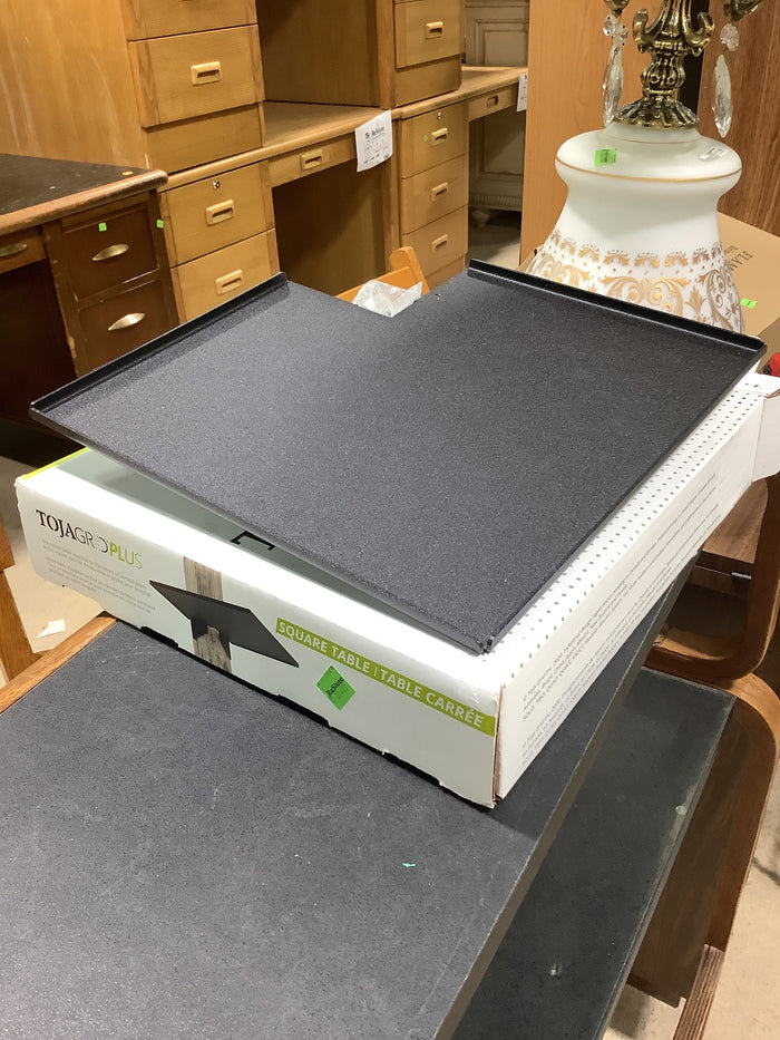 Toja Grid Plus Square Table