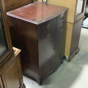 Smooth Face Display Cabinet