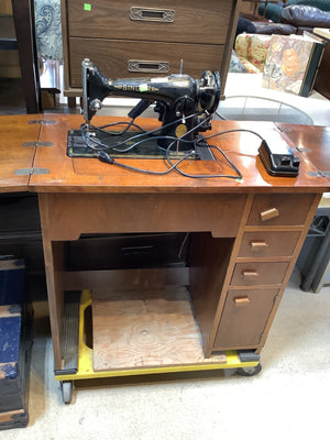 Vintage SINGER Sewing Machine