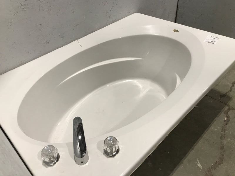 White Whirlpool Jacuzzi Bathtub