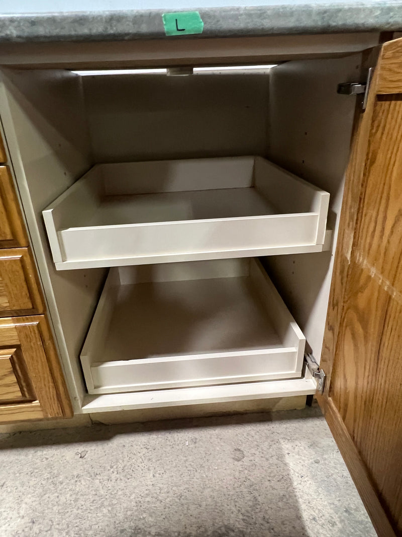 Traditional Oak Finish Kitchen Set