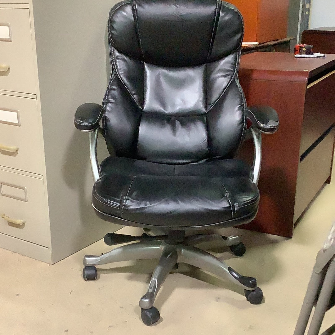 Staples osgood outlet manager chair