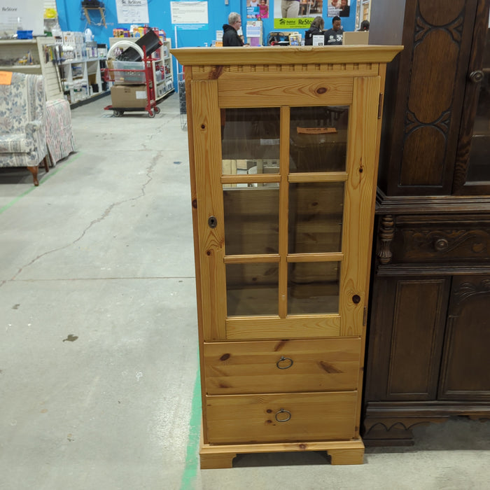 Pine side cabinet with key