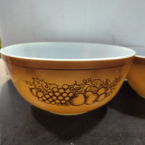 Golden Brown Old Orchard Pyrex set- 3 bowls