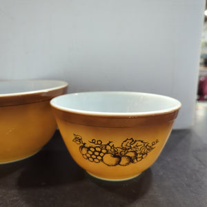 Golden Brown Old Orchard Pyrex set- 3 bowls