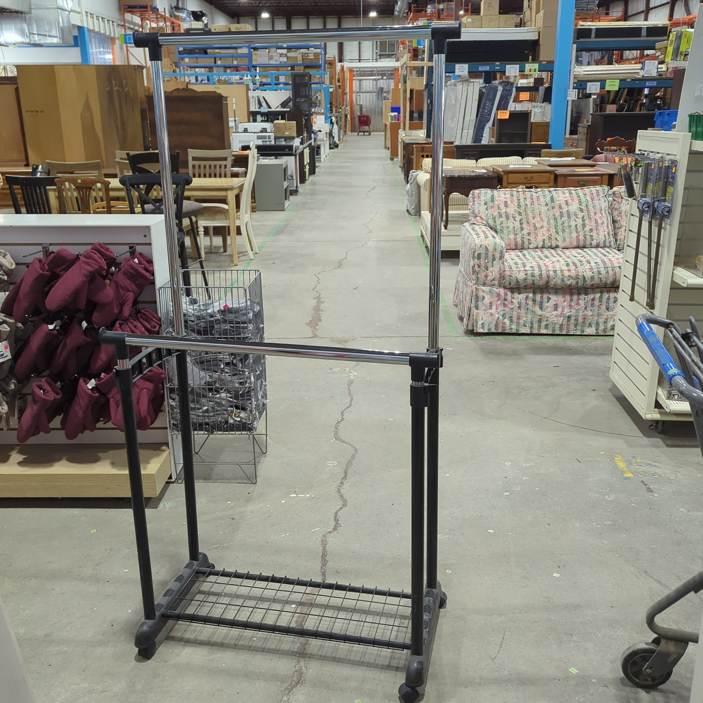 Double railed rolling rack – Habitat for Humanity Greater Ottawa ReStore