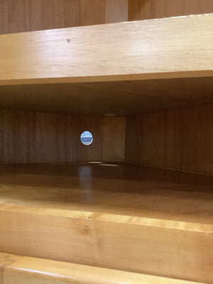Corner Hutch