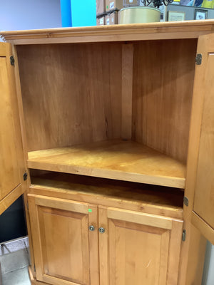 Corner Hutch