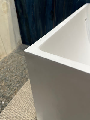 Modern Rectangular Freestanding Bathtub – White
