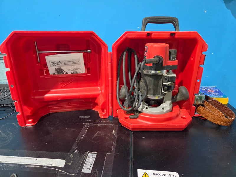 Milwaukee 5615-21 1-3/4 Max HP BodyGrip® Router Kit