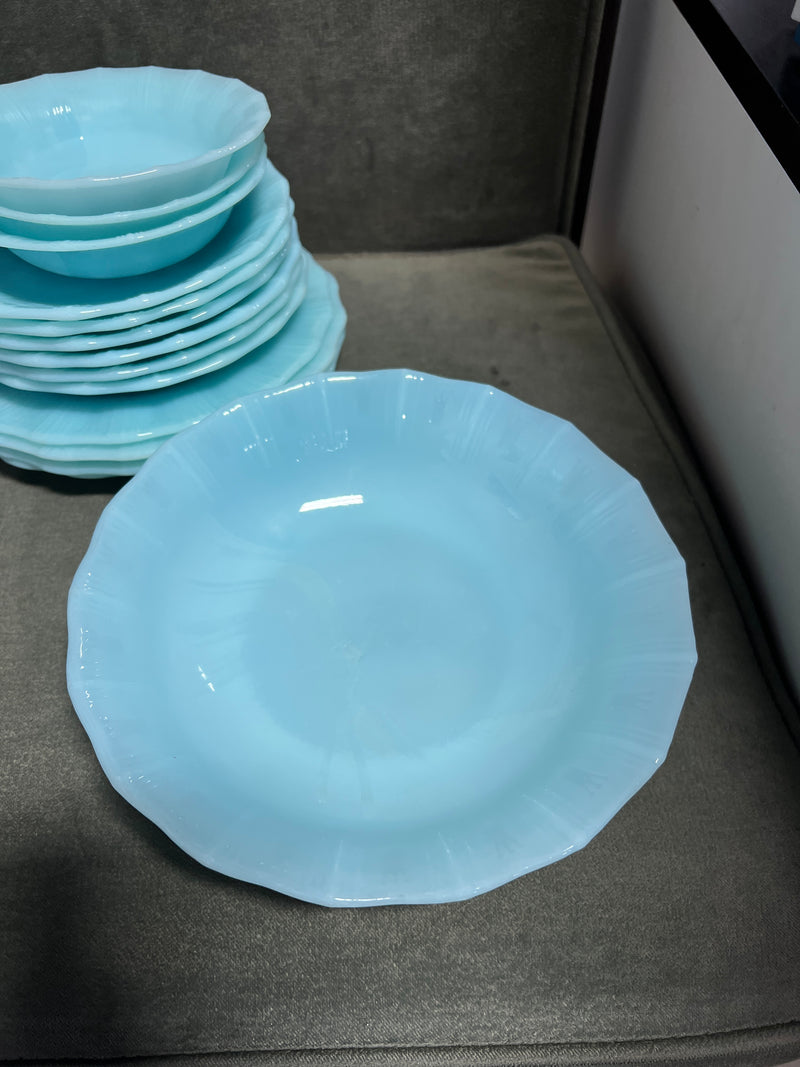 Vintage Canadian Pyrex Robin Egg Blue King’s Crown / Pie Crust Dinnerware Set – 19 Pieces