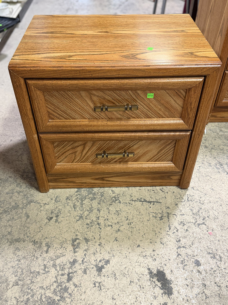 Vintage Oak 2-Drawer Nightstand