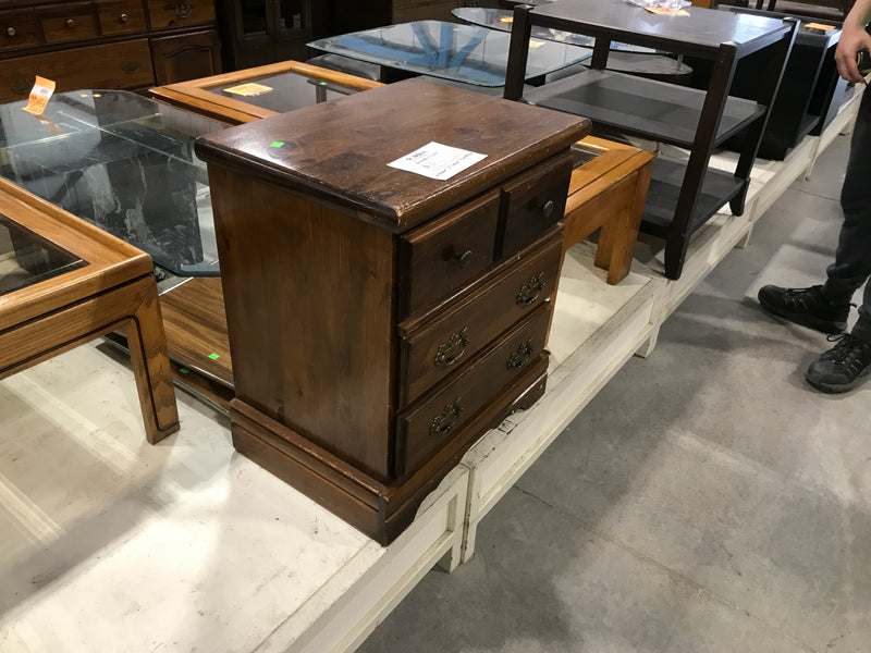 Wooden 3 drawer nightstand