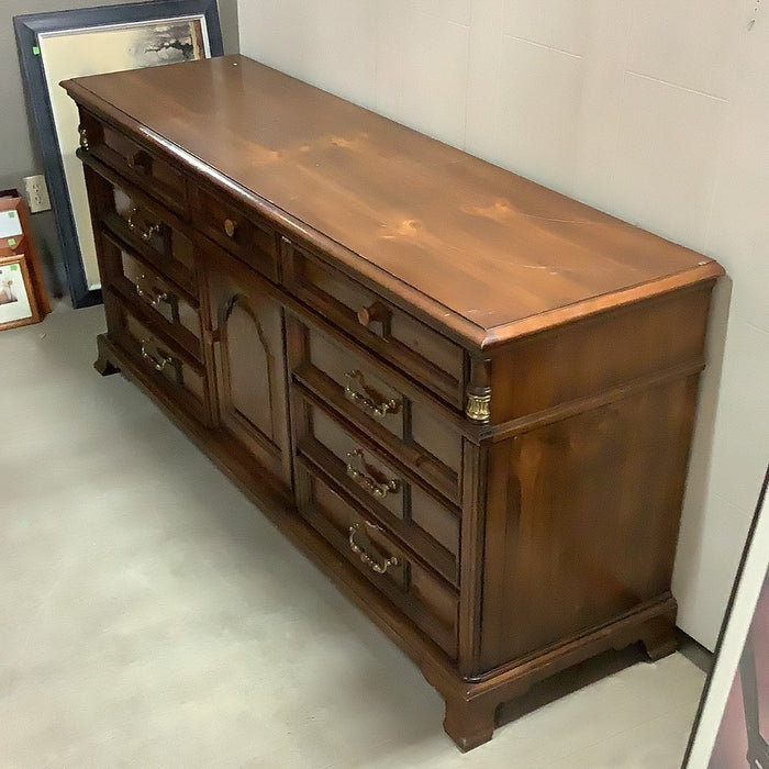 Solid Wood Traditional Chest of Drawers