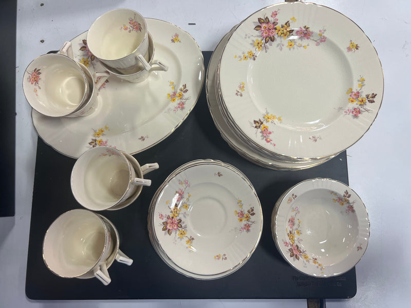 Myott Floral Earthenware Dinner Set