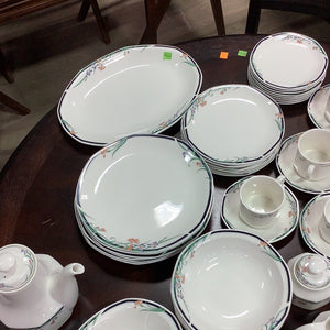 58-Piece Royal Doulton “Juno” China Set