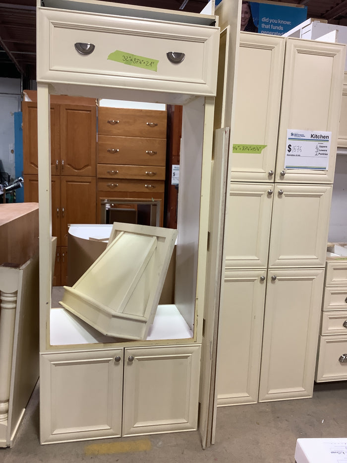Traditional Cream Kitchen Counters