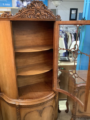 Vintage Louis XV Hutch