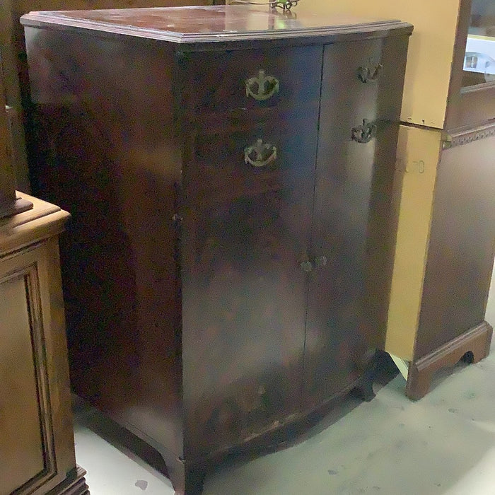 Smooth Face Display Cabinet