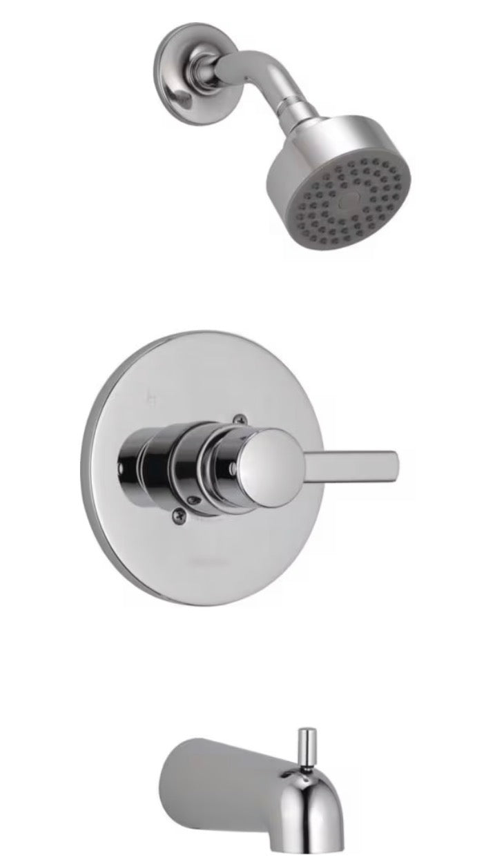 Single-Handle Tub and Shower Faucet in Chrome