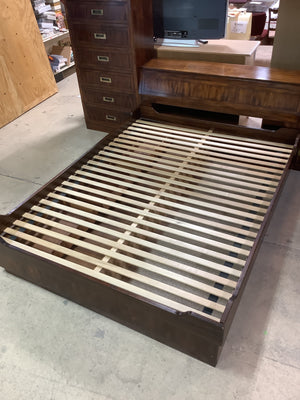 Kaufman of Collingwood Bed Set