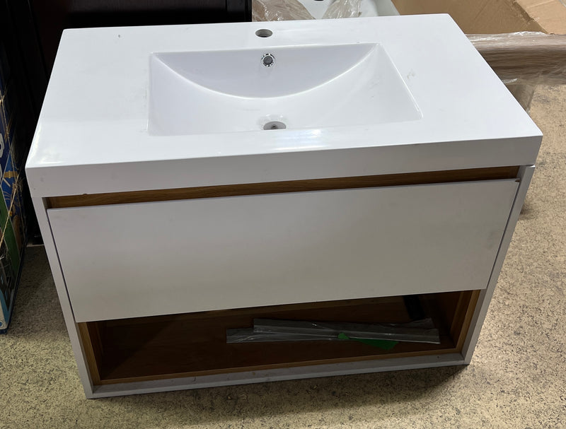 Two-Tone Floating Aiga Vanity 32”