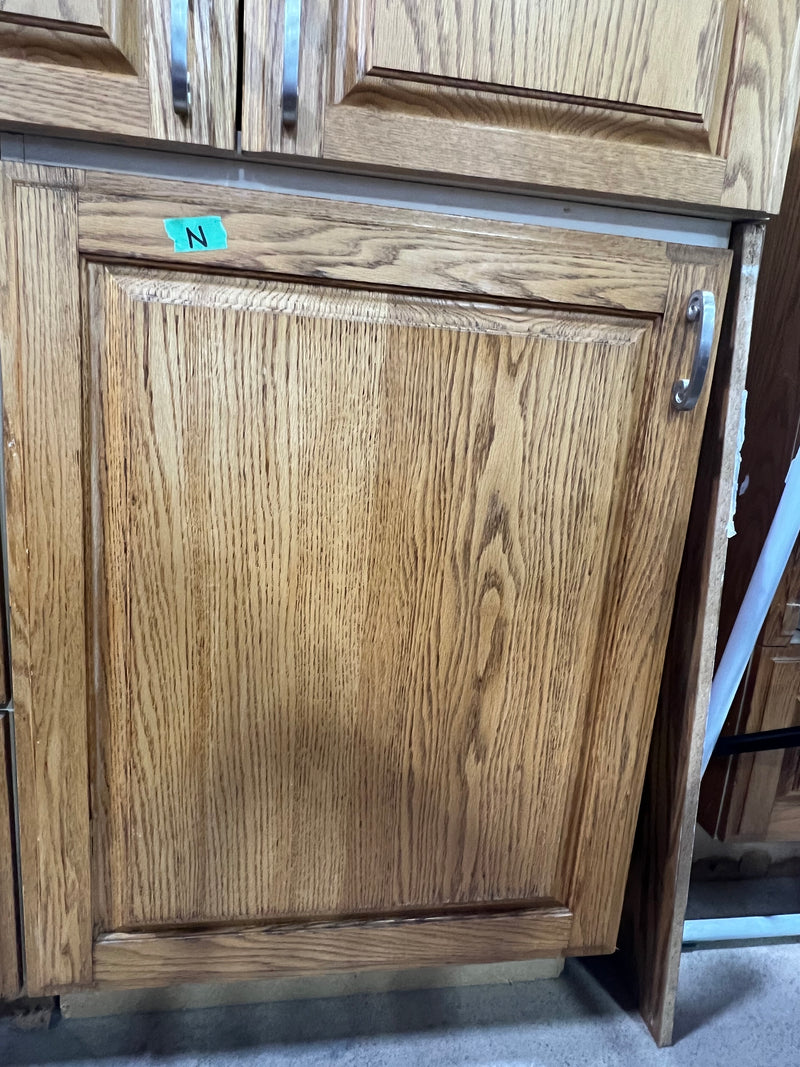 Traditional Oak Finish Kitchen Set