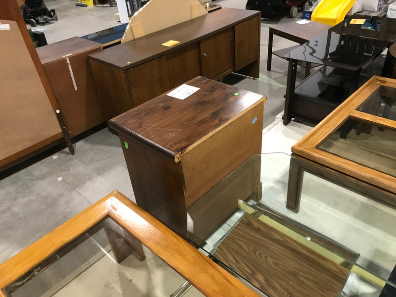 Wooden 3 drawer nightstand