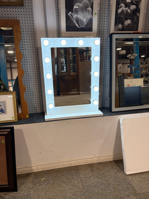 White Hollywood Mirror