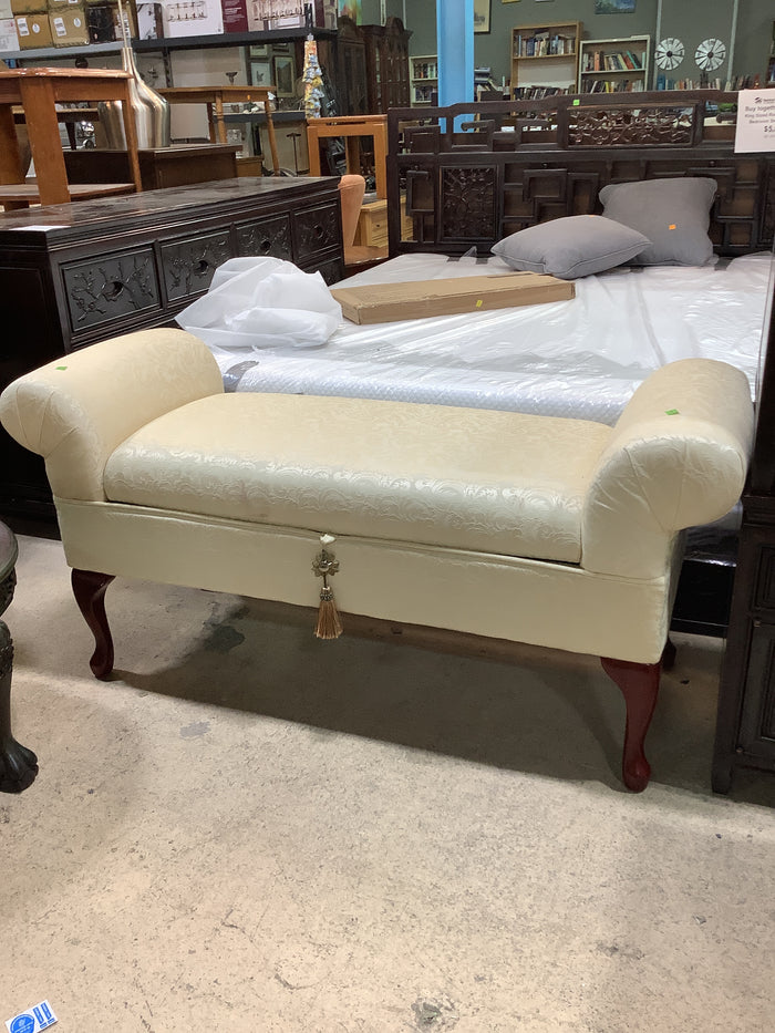 Vintage Cream Bench