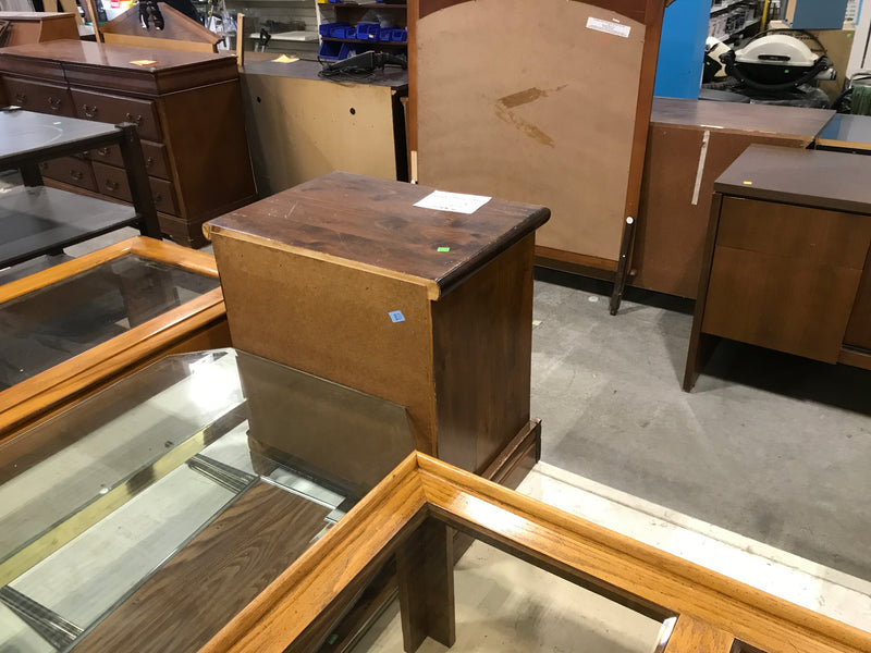 Wooden 3 drawer nightstand