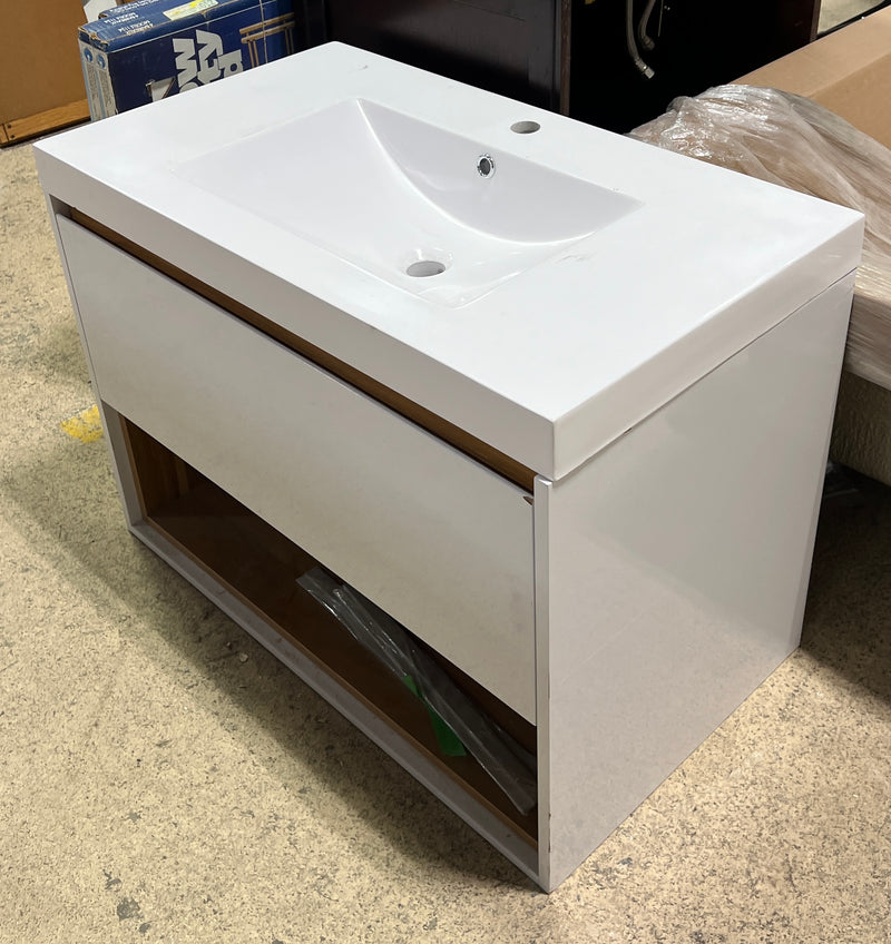 Two-Tone Floating Aiga Vanity 32”