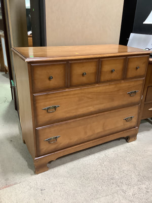 Vignette Dresser