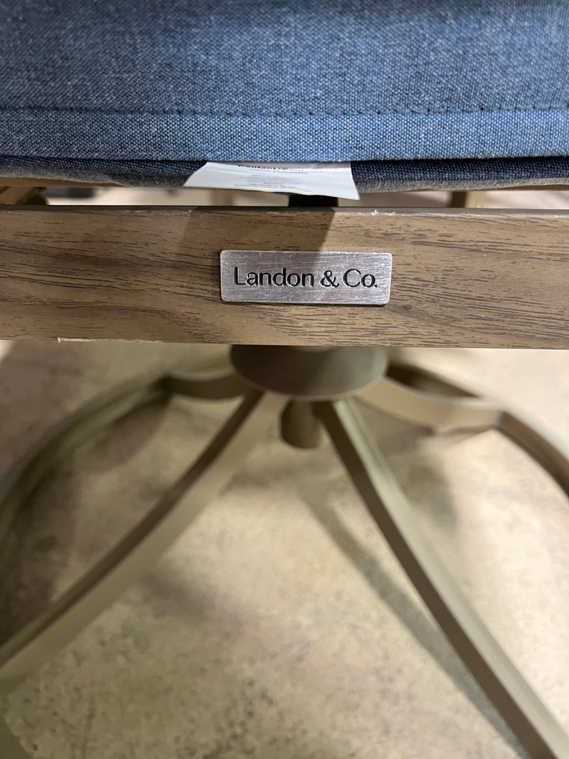 Landon & Co. Niagara Outdoor Swivel Lounge Chair