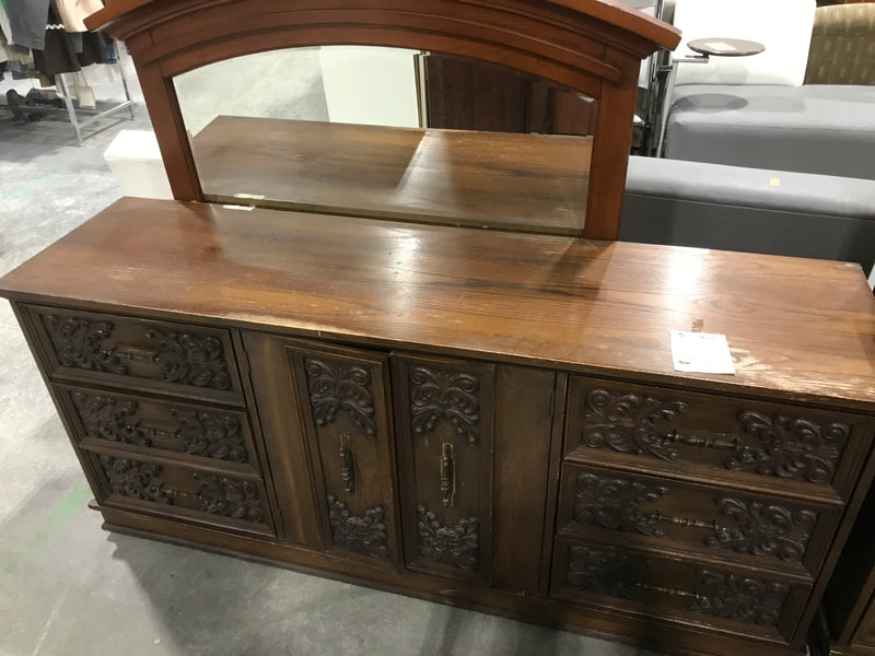 Vintage Oak Long Dresser With 9 Drawers & Large Mirror