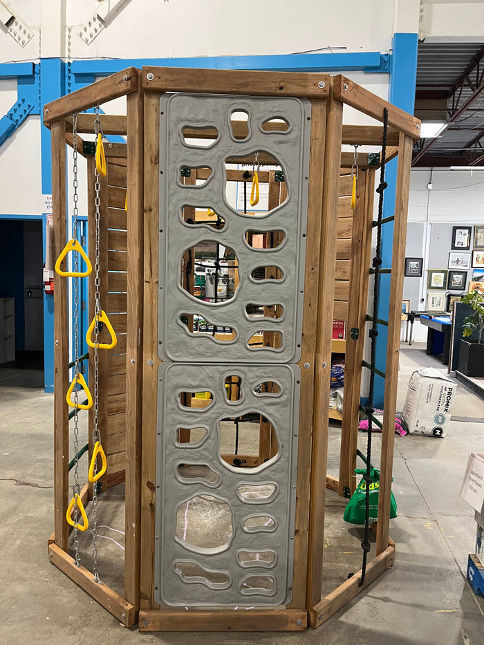 Pre-built Cliffhanger Playset
