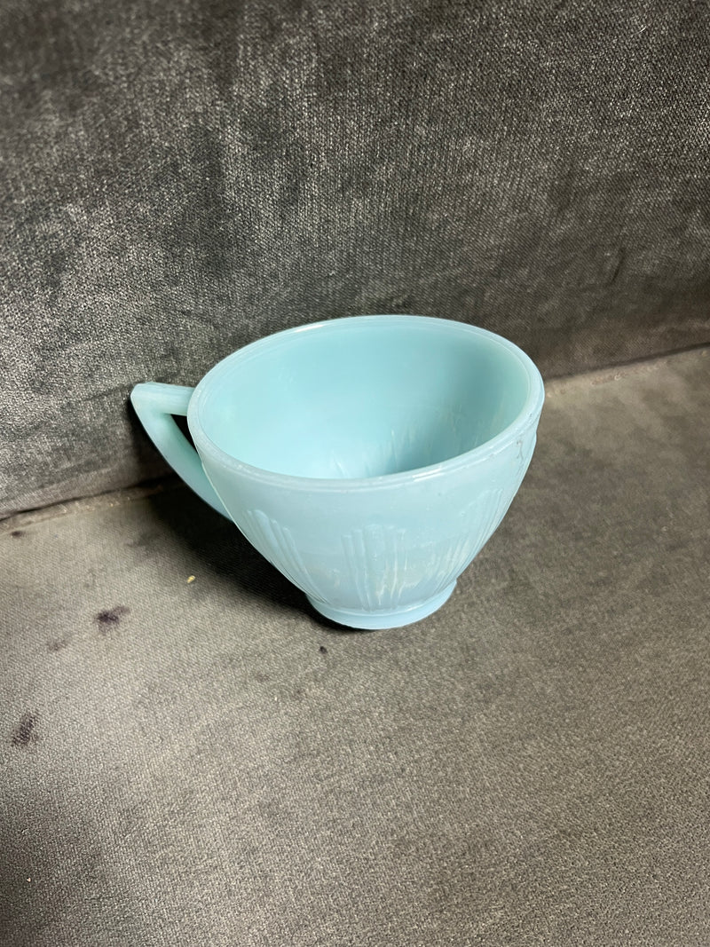 Vintage Canadian Pyrex Robin Egg Blue King’s Crown / Pie Crust Dinnerware Set – 19 Pieces