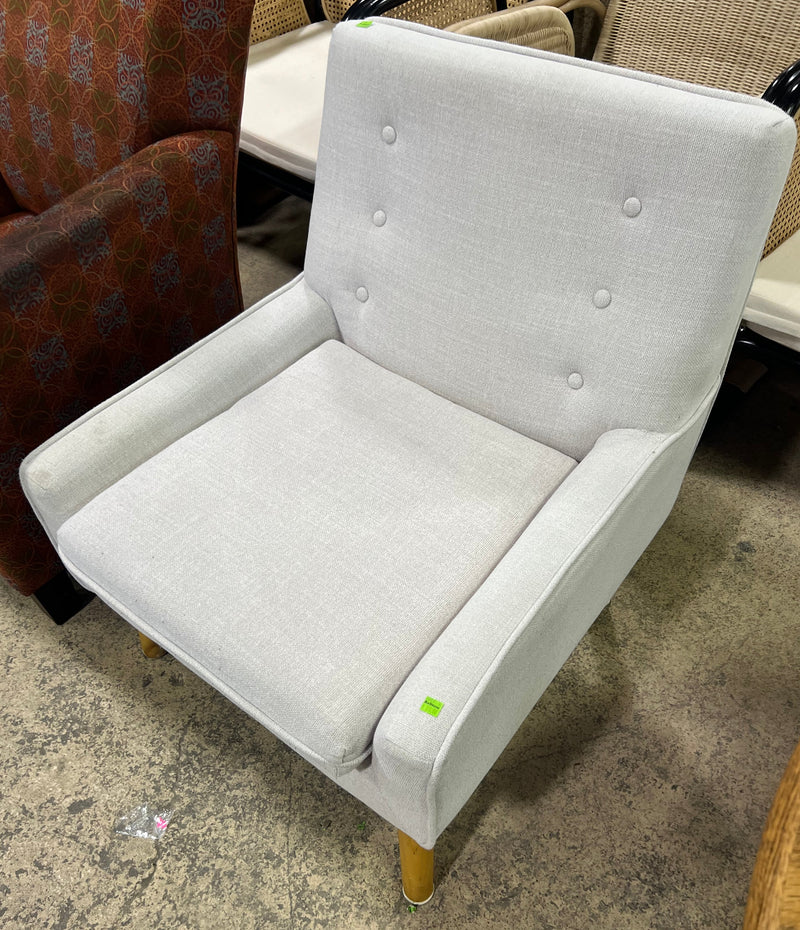 Cream Mid-Century Modern Button-Tufted Armchair with Wooden Legs