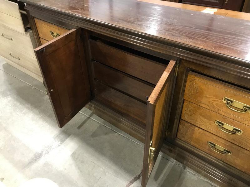 Vintage Wooden Dresser With Patterns & 9 Drawers