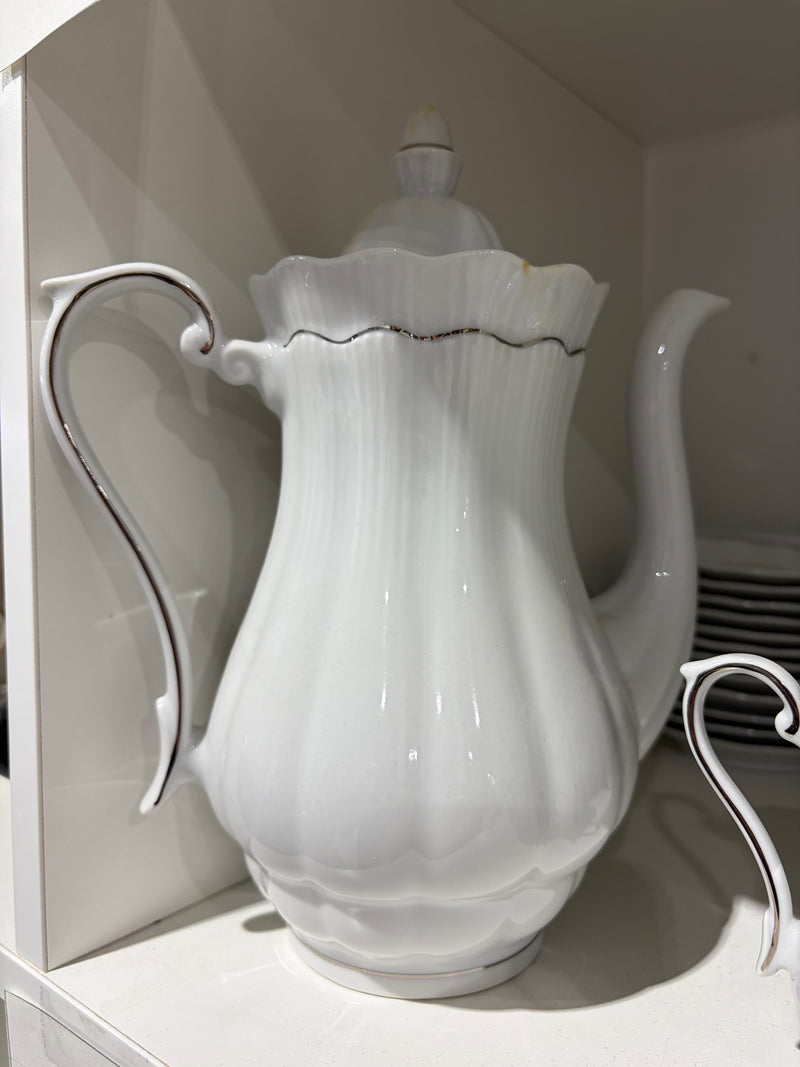 Polish Walbrazych Porcelain Tea Set (26 pieces)