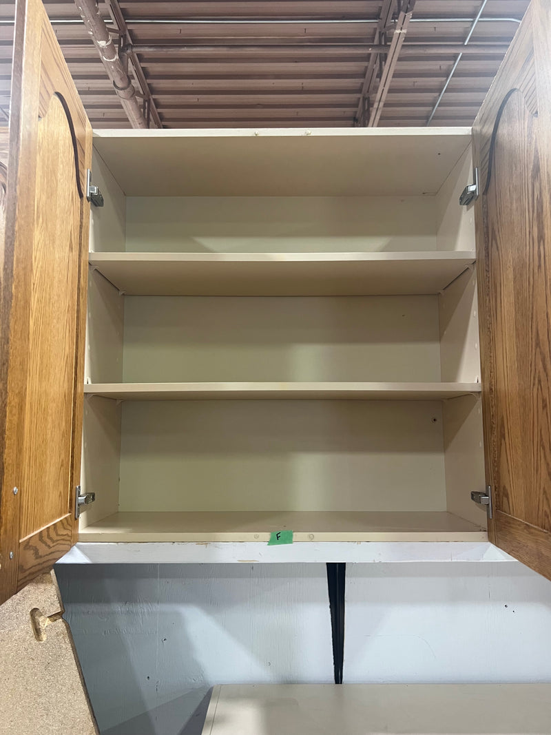 Traditional Oak Finish Kitchen Set