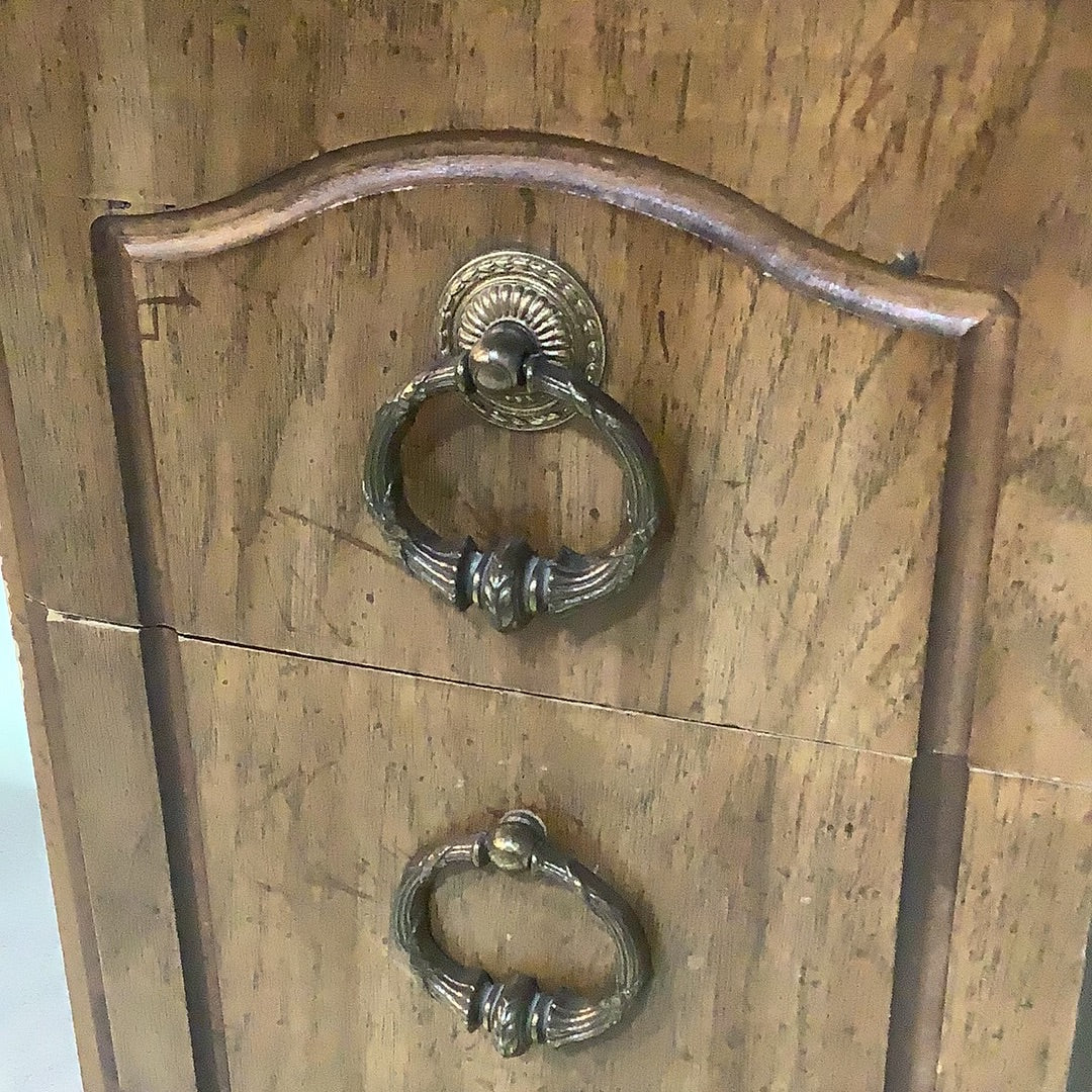 Detailed Wood Pattern Desk – Habitat for Humanity Greater Ottawa ReStore