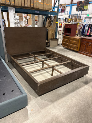Dark Brown Wood Grain Platform Bedframe - Queen