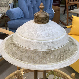 Detailed Traditional Table Lamp