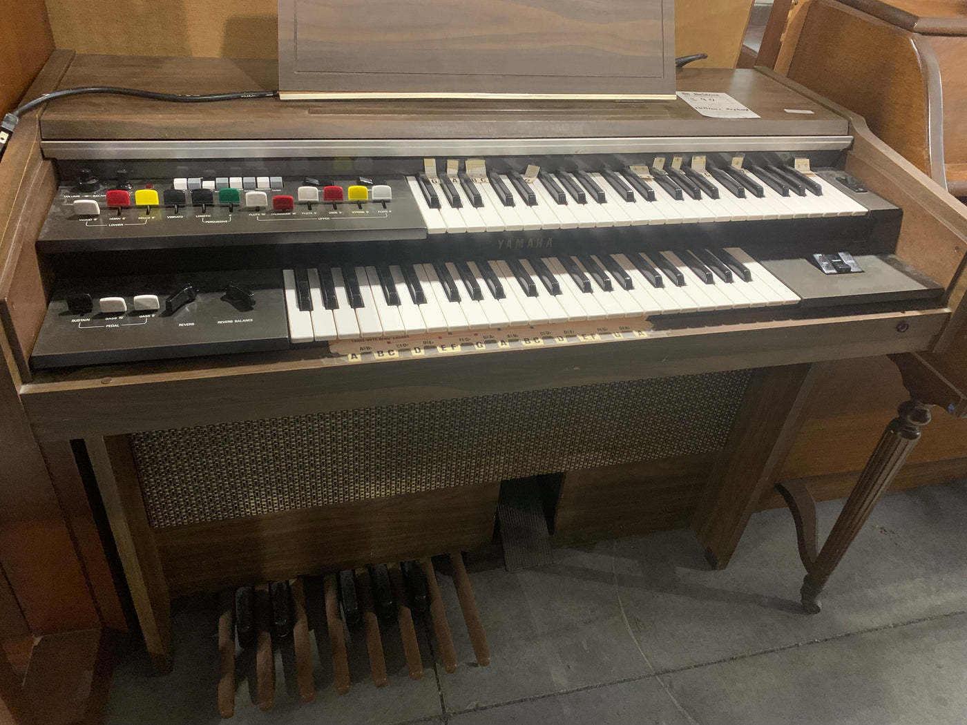 Image showcasing Electric Keyboard – Habitat for Humanity Greater Ottawa ReStore